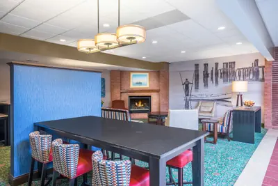 Photo 3 - Holiday Inn Express Cambridge by IHG
