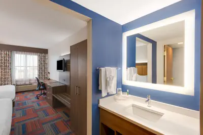 Photo 4 - Holiday Inn Express Cambridge by IHG