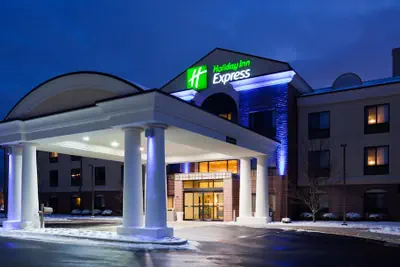 Photo 2 - Holiday Inn Express Milwaukee North Brown Deer/Mequon by IHG