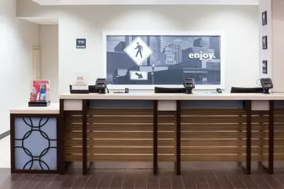 Photo 5 - Hampton Inn & Suites Chicago-North Shore/Skokie