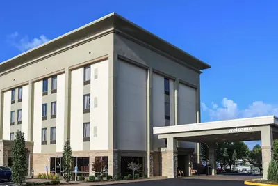 Photo 2 - Hampton Inn Dry Ridge