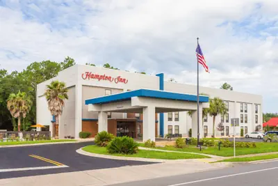 Photo 2 - Hampton Inn Perry