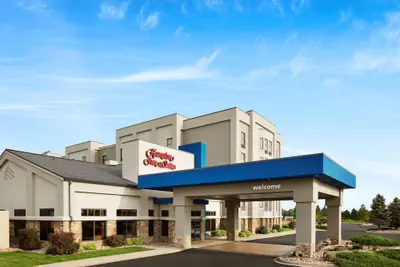 Photo 2 - Hampton Inn & Suites Pueblo-Southgate