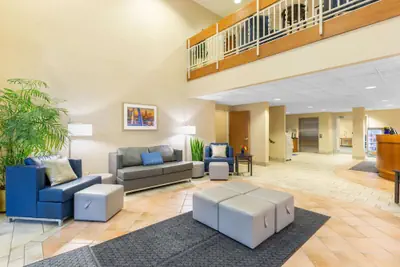 Photo 3 - Baymont by Wyndham Des Moines Airport