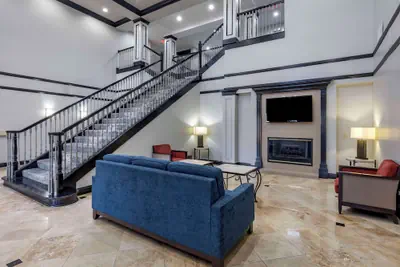 Photo 5 - Quality Inn & Suites I-35 E / Walnut Hill