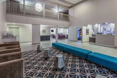 Photo 4 - La Quinta Inn & Suites by Wyndham Rockwall