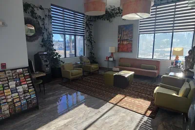 Photo 3 - Days Inn & Suites by Wyndham Tucson/Marana