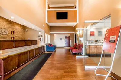 Photo 4 - Comfort Suites Mattoon East