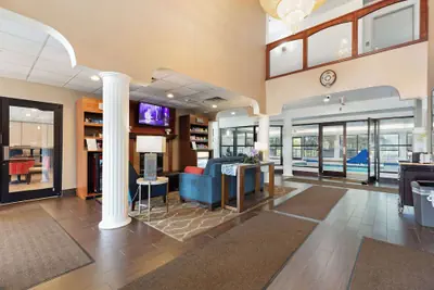 Photo 5 - Comfort Suites Lombard - Addison