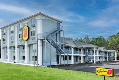 Photo 2 - Super 8 by Wyndham Moss Point
