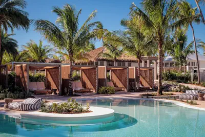 Photo 2 - Islander Resort