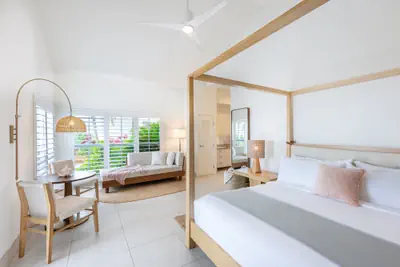 Photo 3 - Islander Resort