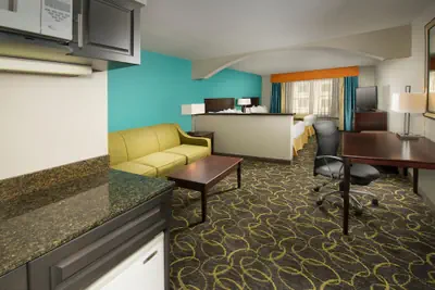 Photo 4 - Holiday Inn Express & Suites DFW - Grapevine by IHG