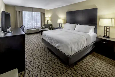 Photo 5 - Holiday Inn Hotel & Suites-Milwaukee Airport by IHG