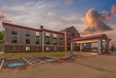 Photo 2 - Comfort Inn & Suites Tyler North