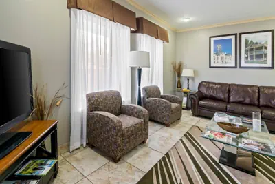Photo 4 - Quality Inn & Suites - Granbury
