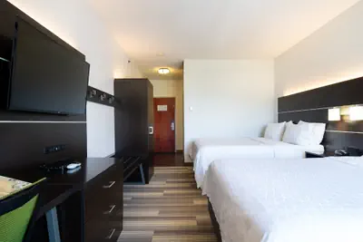 Photo 4 - Holiday Inn Express Hotel & Suites Bedford by IHG