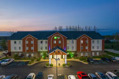 Photo 2 - Holiday Inn Express Hotel & Suites Bedford by IHG