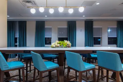 Photo 3 - Hampton Inn & Suites Miami-Airport South-Blue Lagoon