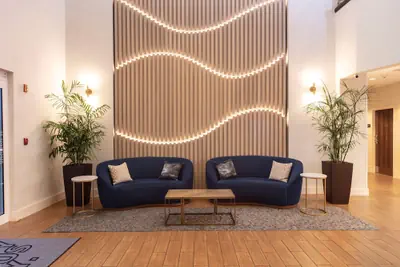 Photo 4 - Hampton Inn & Suites Miami-Airport South-Blue Lagoon