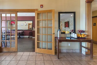Photo 5 - Red Roof Inn St Louis - Troy, IL