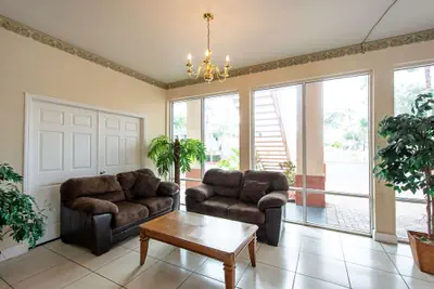 Photo 4 - Econo Lodge Inn & Suites Clearwater Central