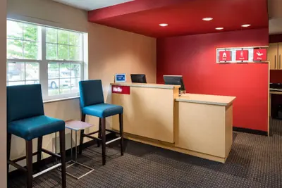 Photo 2 - Sonesta Simply Suites Seattle Renton