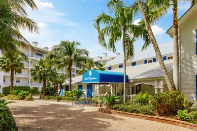 Photo 2 - Olde Marco Island Inn and Suites
