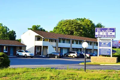 Photo 2 - Flagship Inn And Suites