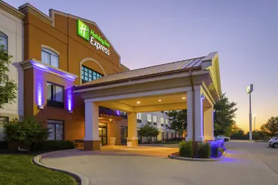 Photo 2 - Holiday Inn Express Bloomington West by IHG