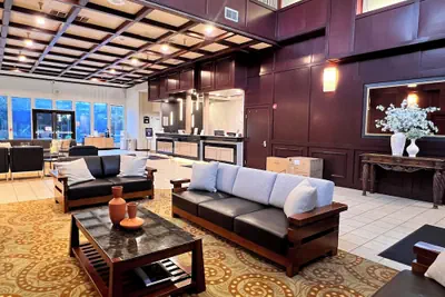 Photo 5 - Ramada by Wyndham Tukwila Southcenter