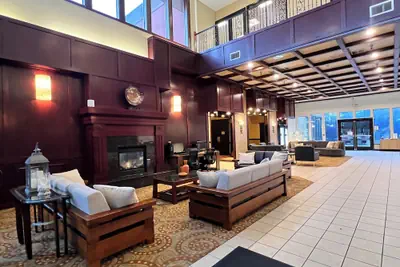 Photo 4 - Ramada by Wyndham Tukwila Southcenter