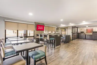 Photo 4 - Red Roof Inn & Suites Athens, AL