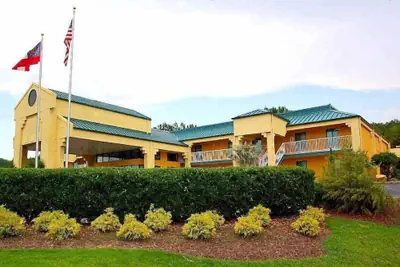 Photo 2 - Welcome Inn