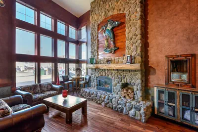 Photo 4 - Kathryn Riverfront Inn, an Ascend Collection Hotel