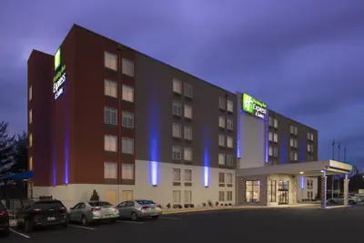 Photo 2 - Holiday Inn Express & Suites College Park-University Area by IHG