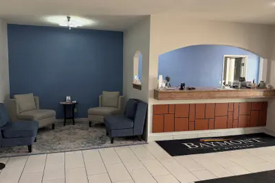 Photo 5 - Baymont by Wyndham Omaha SW