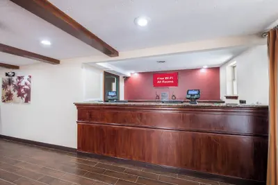 Photo 3 - Red Roof Inn & Suites Stafford, VA - Quantico