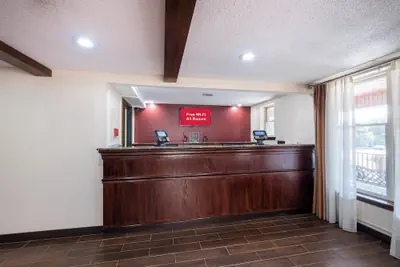 Photo 5 - Red Roof Inn & Suites Stafford, VA - Quantico