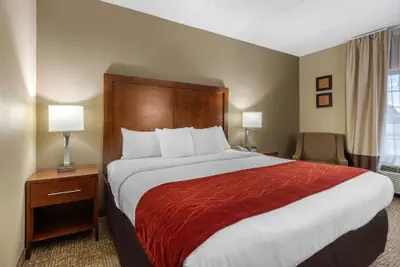 Photo 3 - Comfort Inn & Suites Hamilton Place