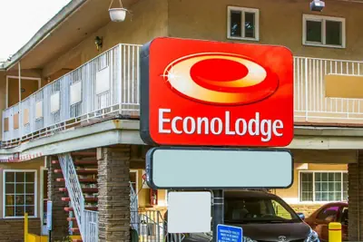 Photo 2 - Econo Lodge Sacramento Convention Center
