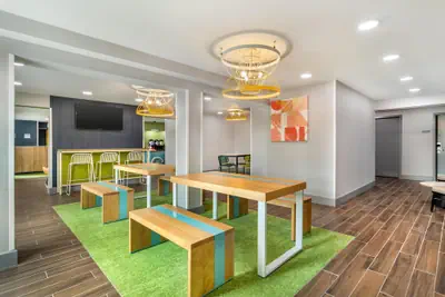 Photo 4 - Spark by Hilton Knoxville North I-75