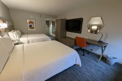 Photo 4 - Holiday Inn Express Indianapolis Airport by IHG