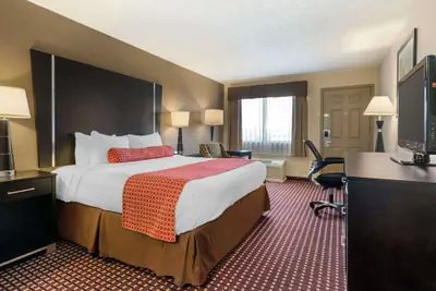 Photo 3 - Best Western Van Buren Inn