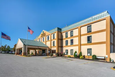 Photo 2 - Quality Inn & Suites Jefferson City