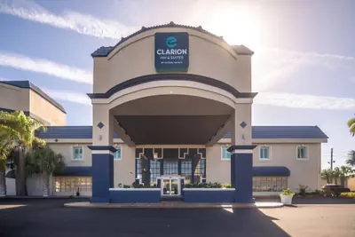 Photo 2 - Clarion Inn & Suites Central Clearwater Beach