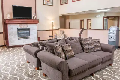 Photo 4 - Country Inn & Suites By Radisson, Battle Creek, MI
