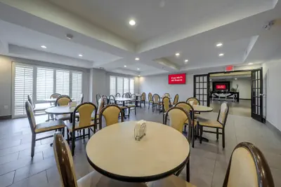 Photo 4 - Red Roof Inn Yemassee