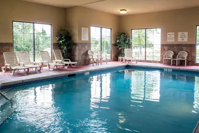 Photo 2 - Econo Lodge Ankeny - Des Moines
