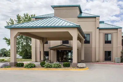 Photo 2 - Econo Lodge Ankeny - Des Moines